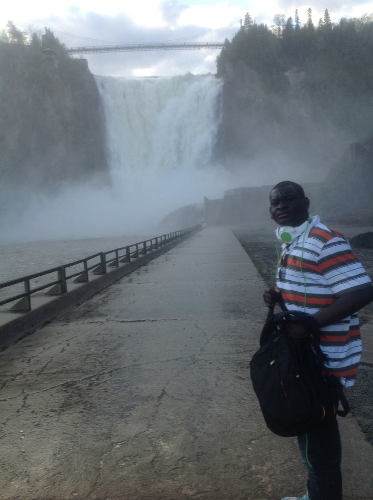 Neuf mois après mon arrivée au Canada, j’étais devenu gros Aristote, devant les chutes de Montmorency
